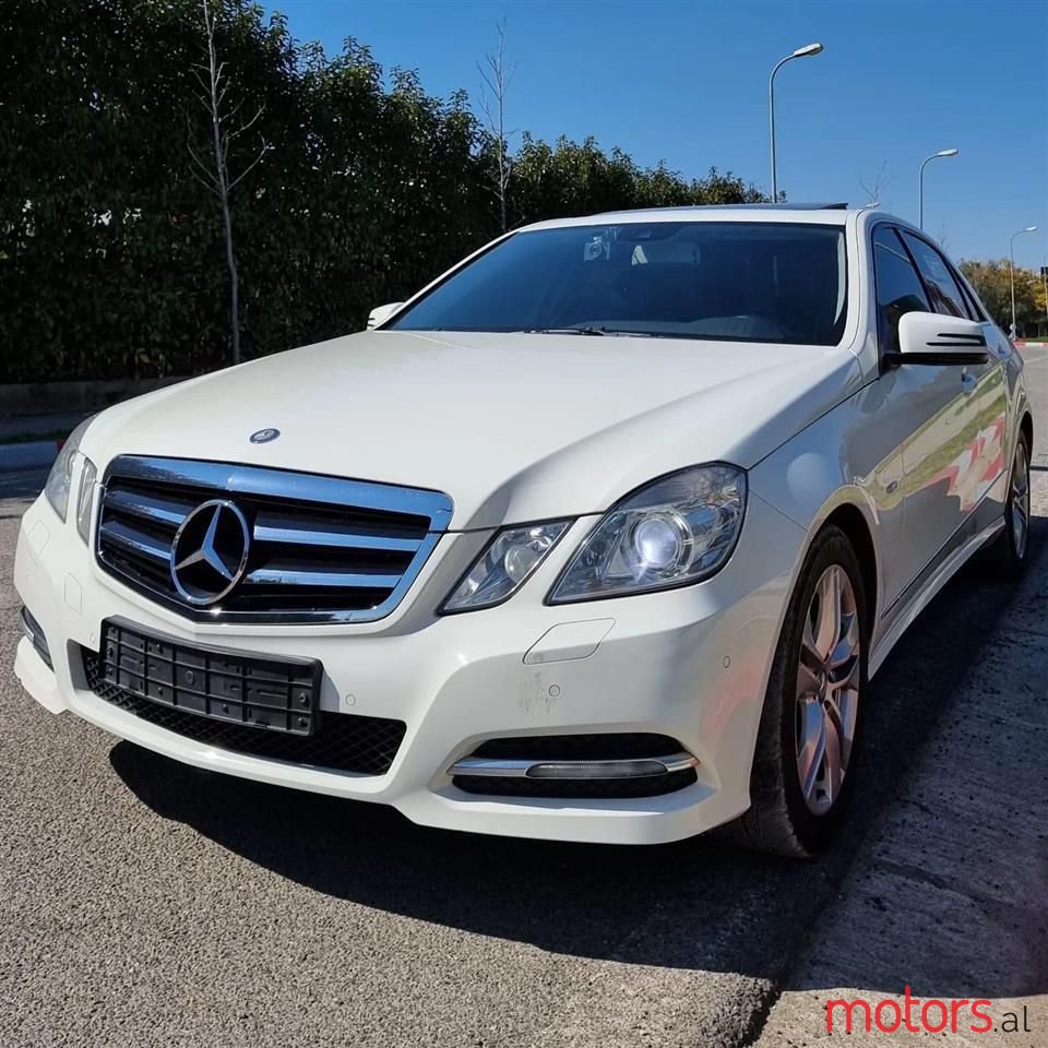 2012' Mercedes-Benz E 220 photo #4