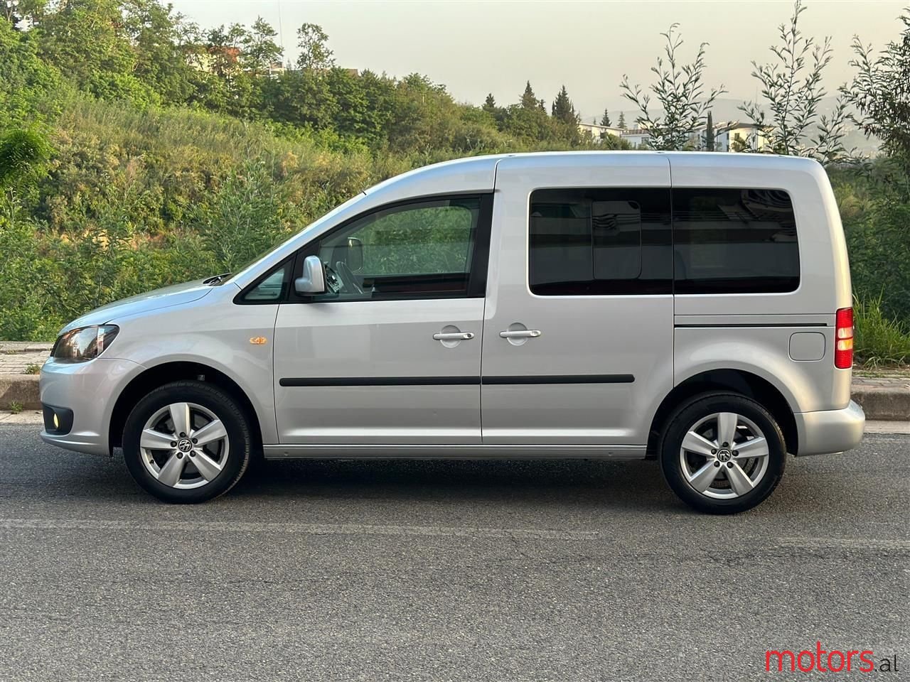 2013' Volkswagen Caddy photo #5