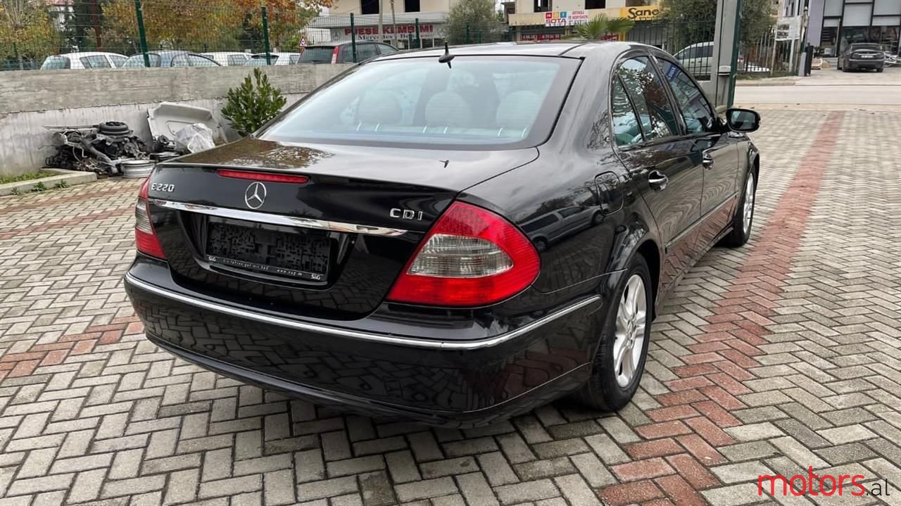 2008' Mercedes-Benz E 220 photo #3