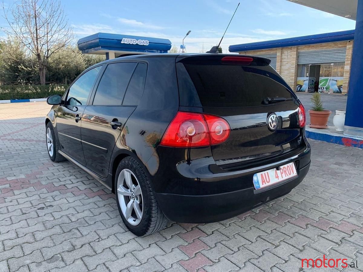 2008' Volkswagen Golf photo #5