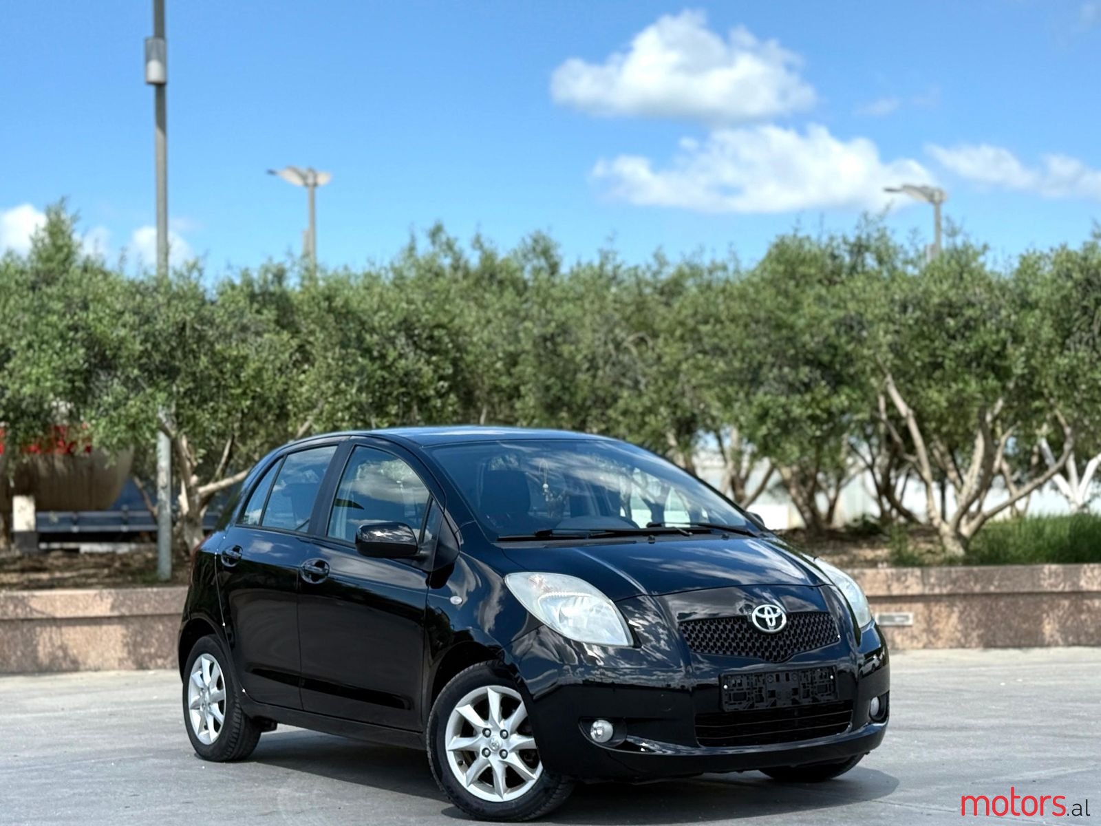 2009' Toyota Yaris photo #1
