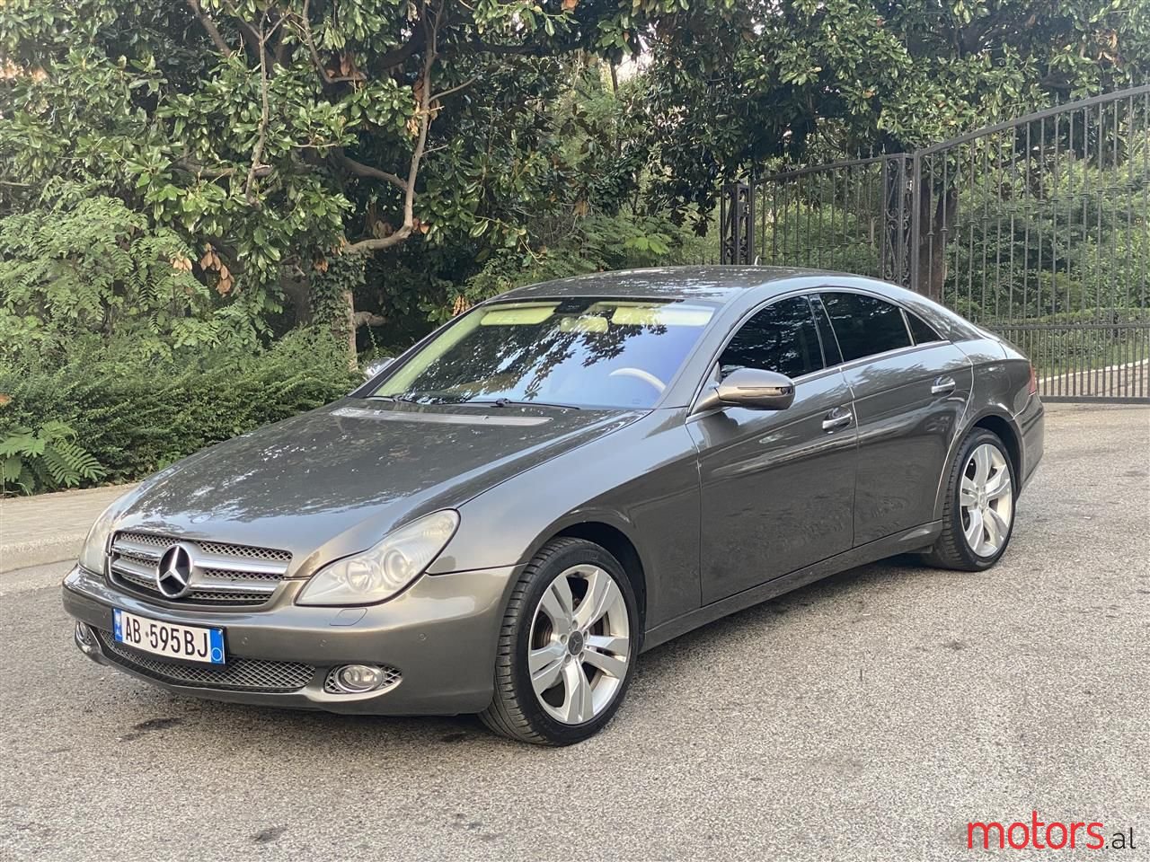 2010' Mercedes-Benz CLS 350 photo #3