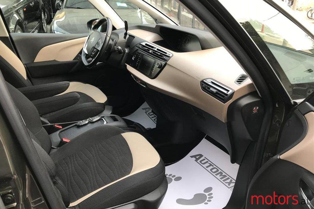 2015' Citroen Grand C4 Picasso photo #1