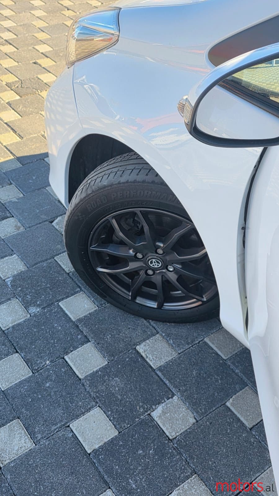 2014' Toyota Yaris photo #3