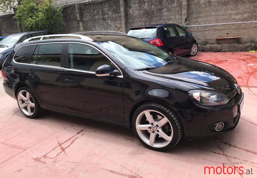 2010' Volkswagen Golf photo #2