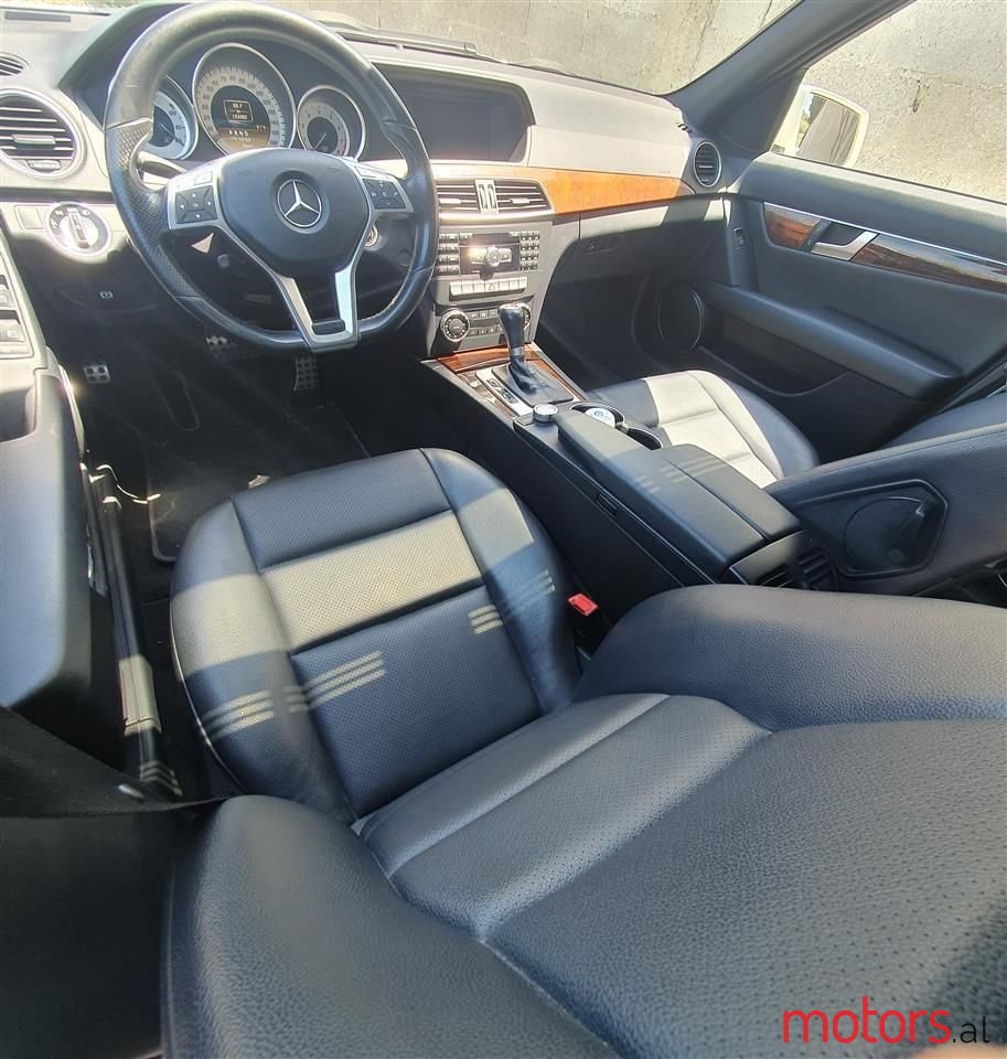 2012' Mercedes-Benz C 300 photo #4