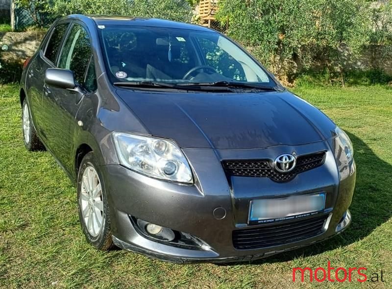 2008' Toyota Auris photo #1