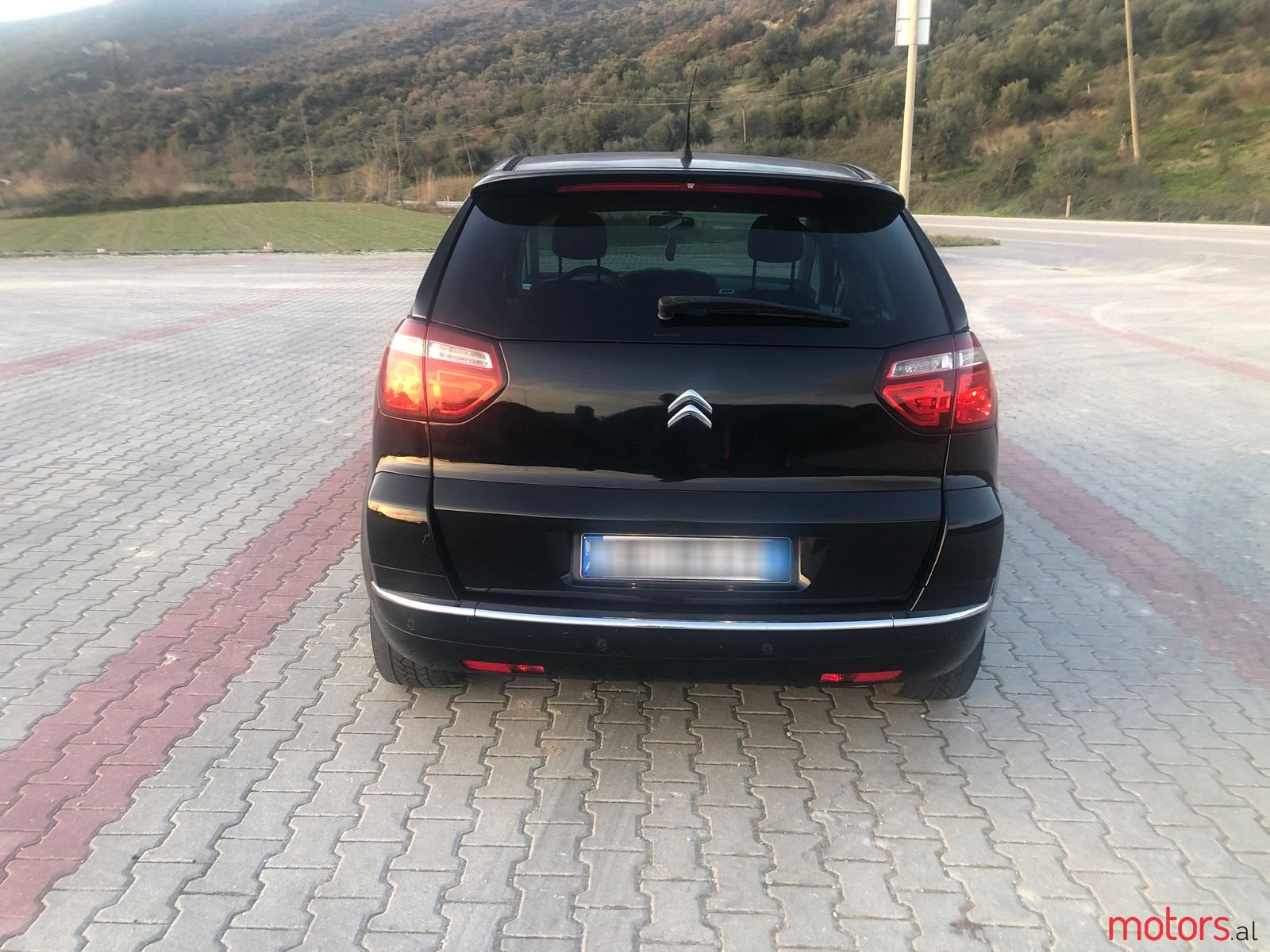 2011' Citroen C4 photo #4