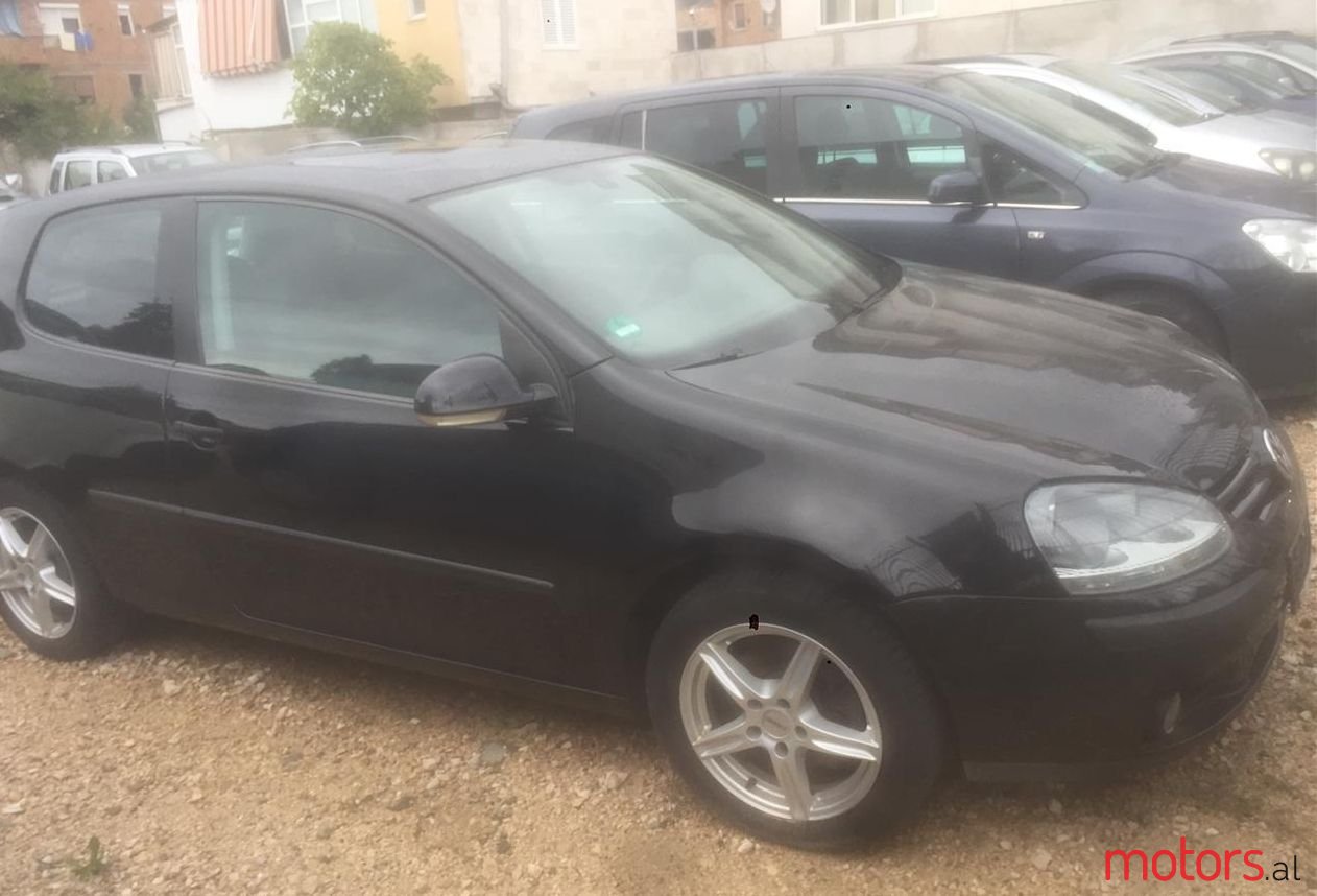 2004' Volkswagen Golf photo #1