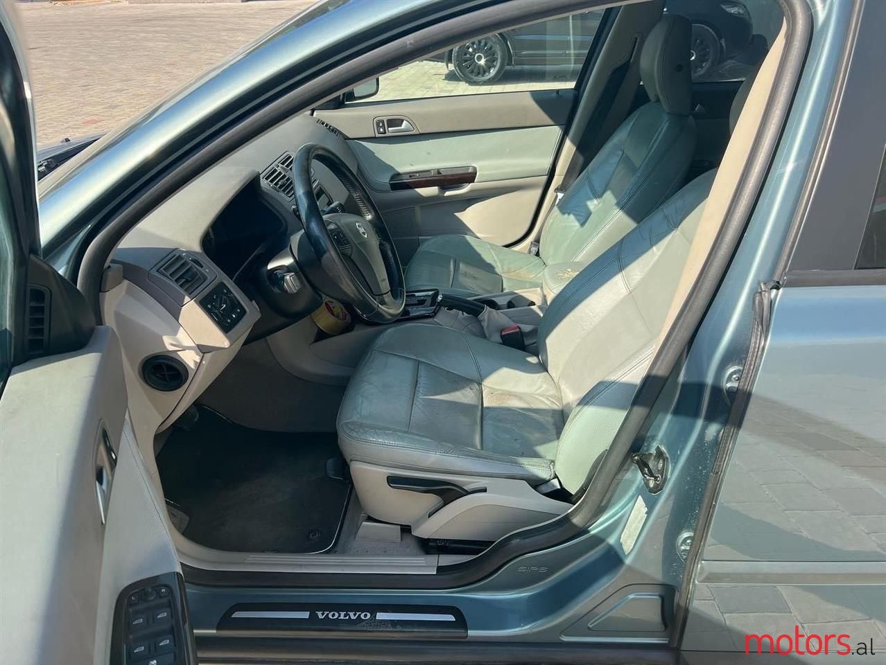 2005' Volvo V50 photo #4