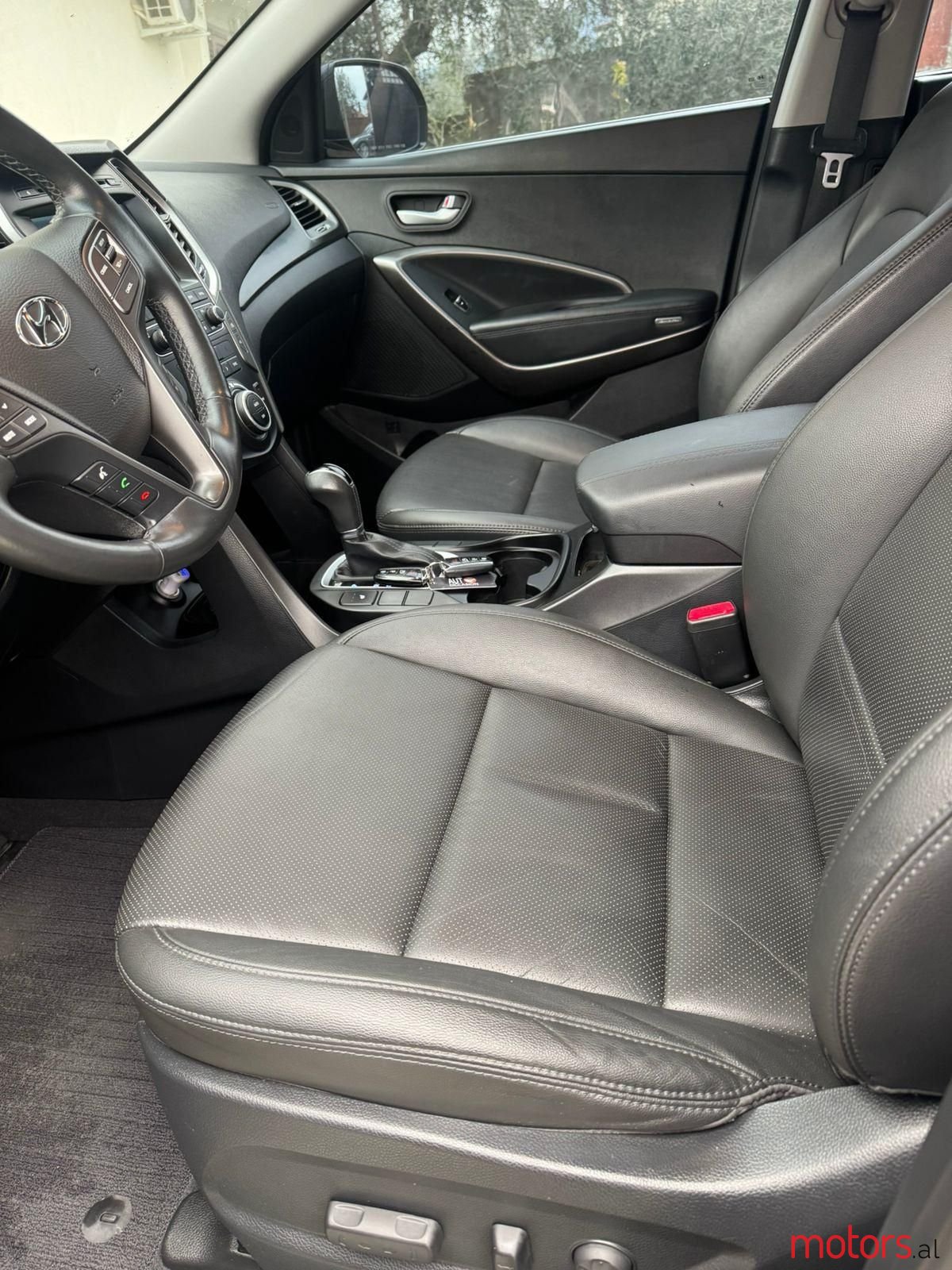 2015' Hyundai Santa Fe photo #5