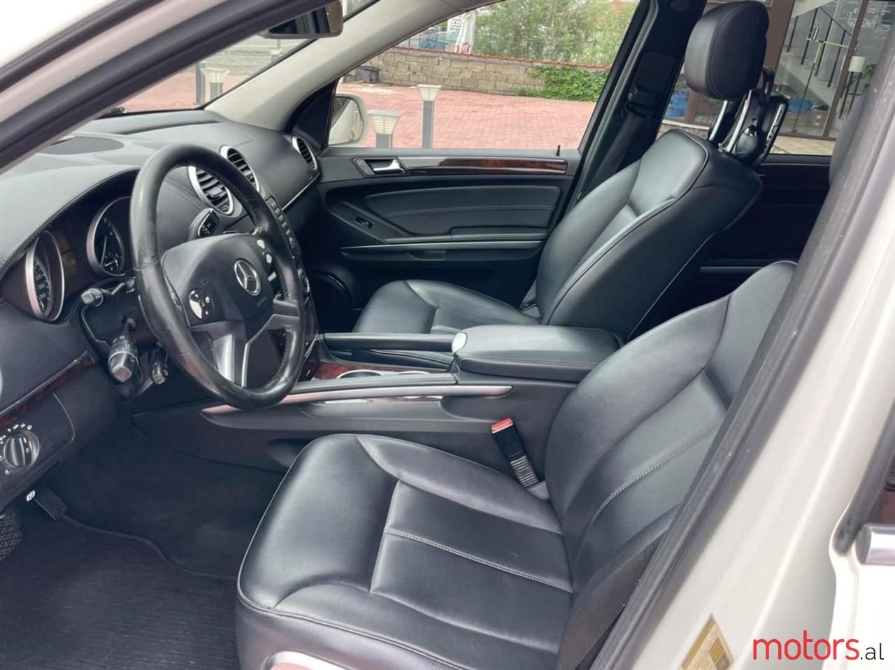 2011' Mercedes-Benz GL 350 photo #3