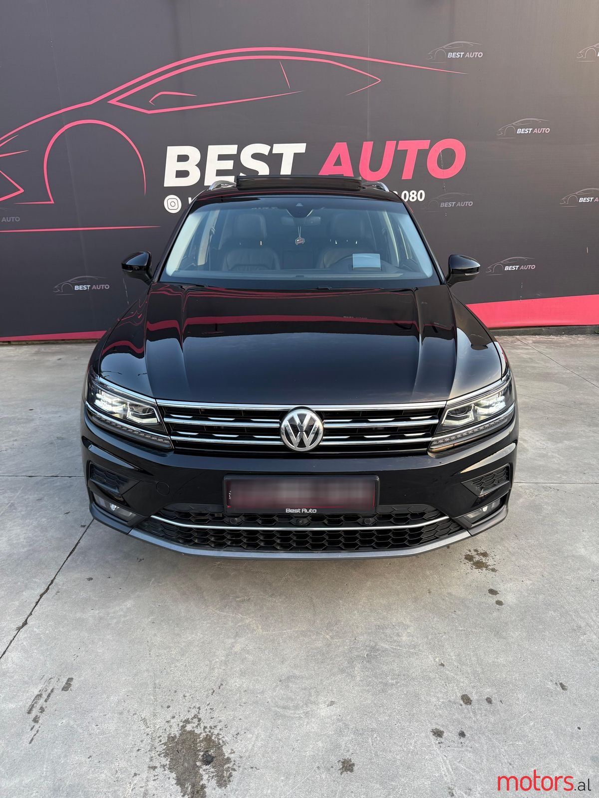 2018' Volkswagen Tiguan photo #4