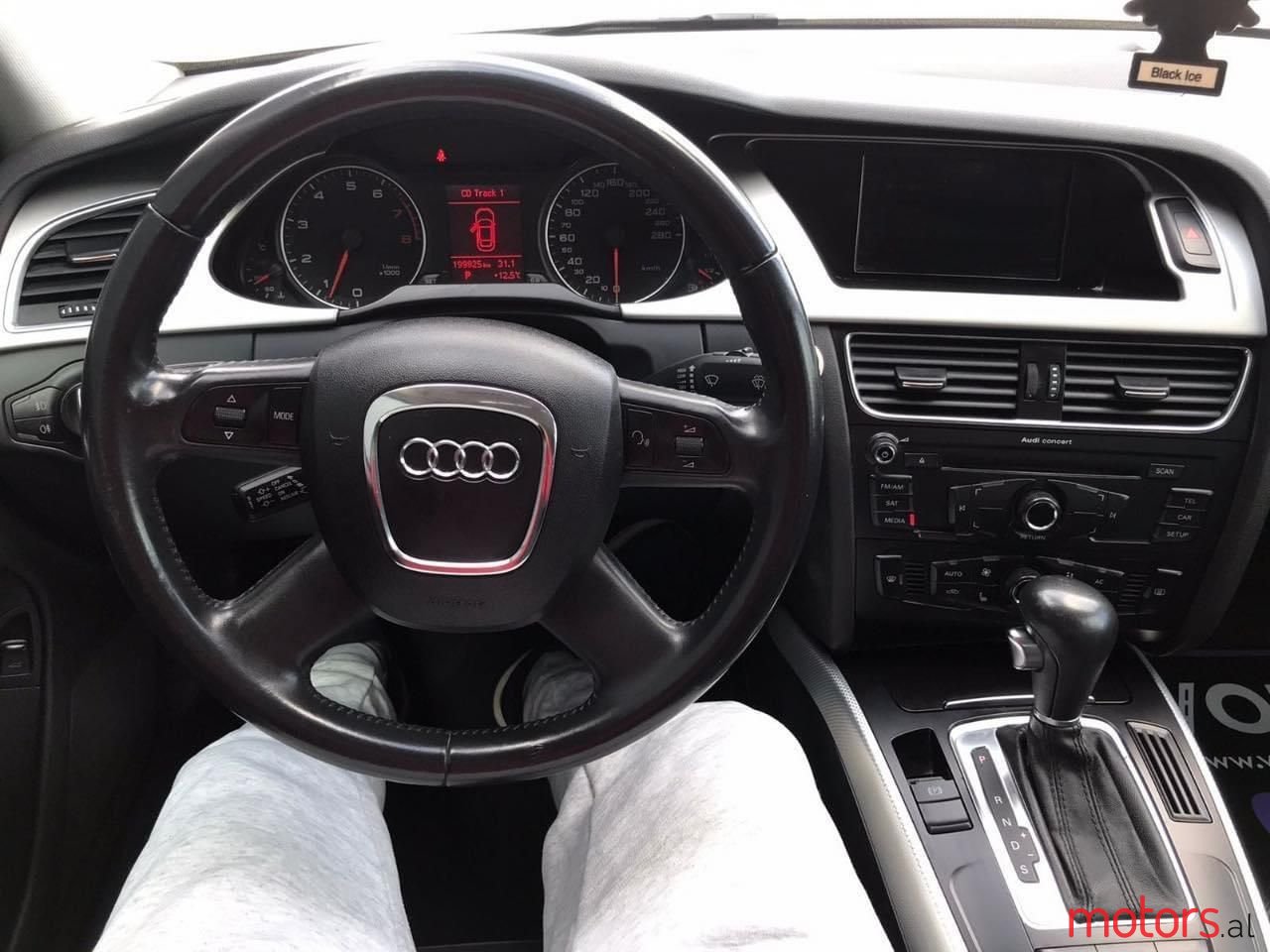 2010' Audi A4 photo #5