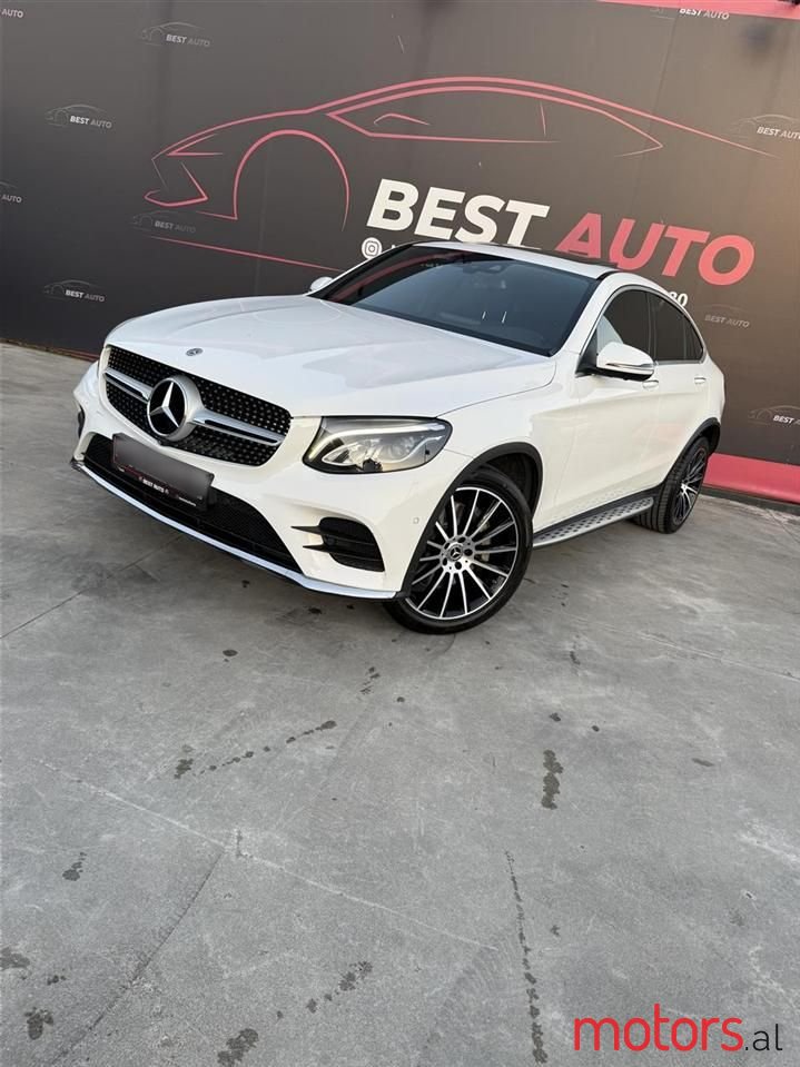 2017' Mercedes-Benz GLC 220 photo #2