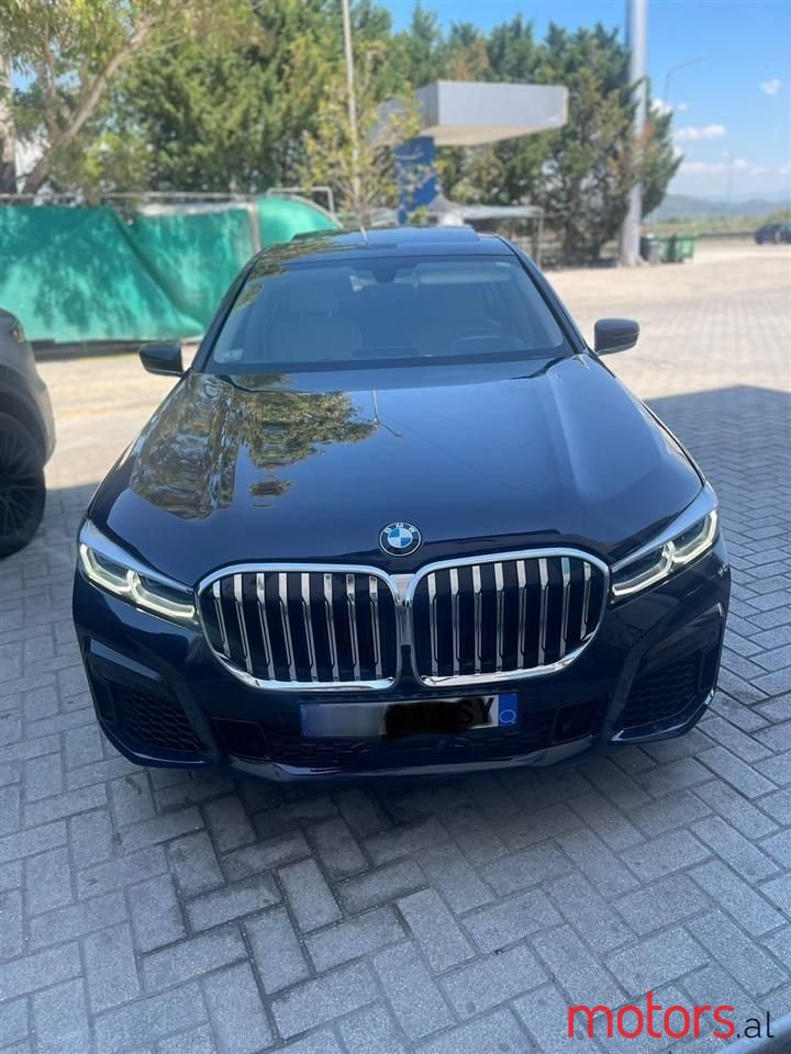 2016' BMW 750 photo #5