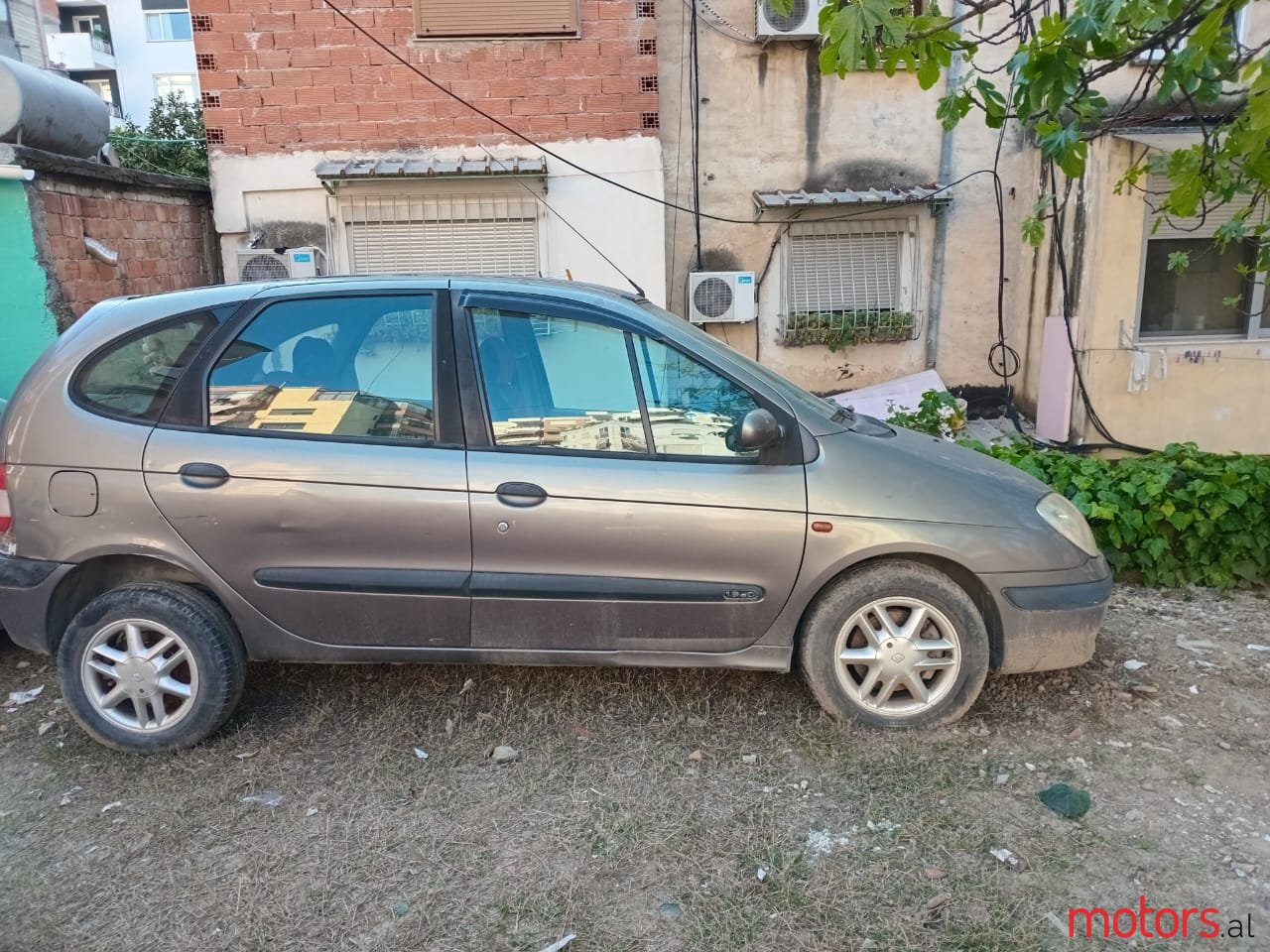 2001' Renault photo #4