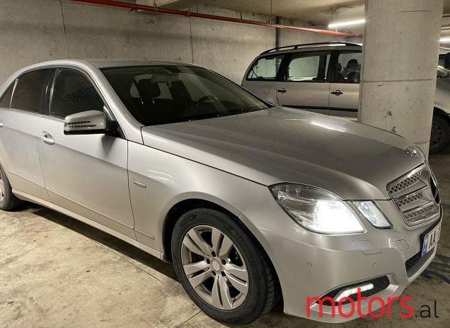 2010' Mercedes-Benz E-Class photo #1