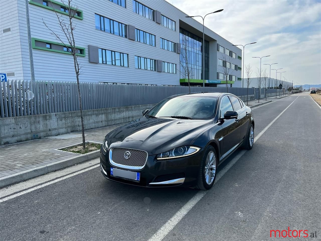 2012' Jaguar XF photo #5