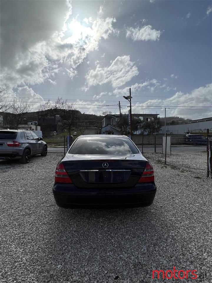 2005' Mercedes-Benz E 220 photo #6