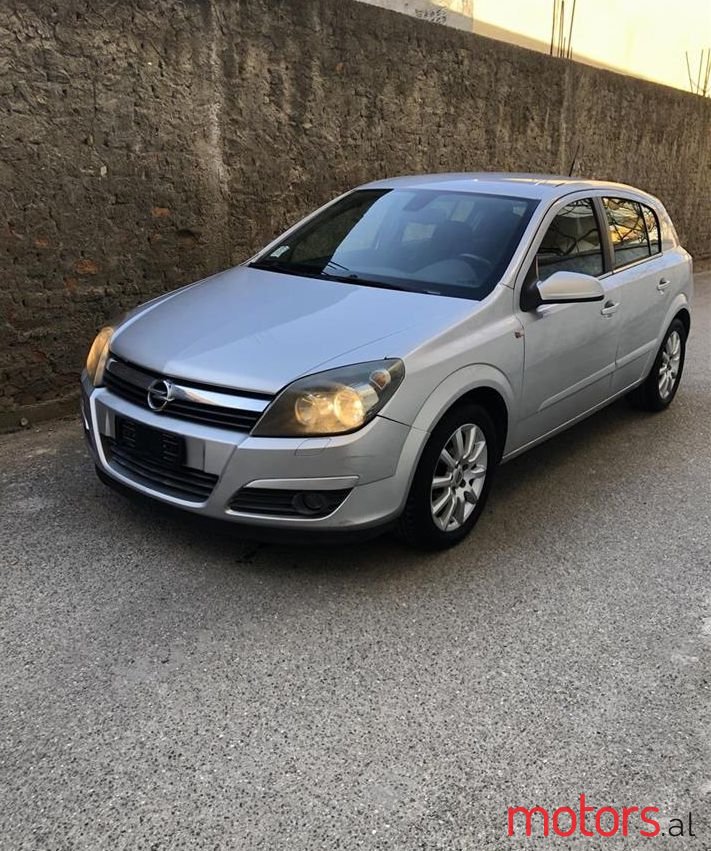 2005' Opel Astra photo #1