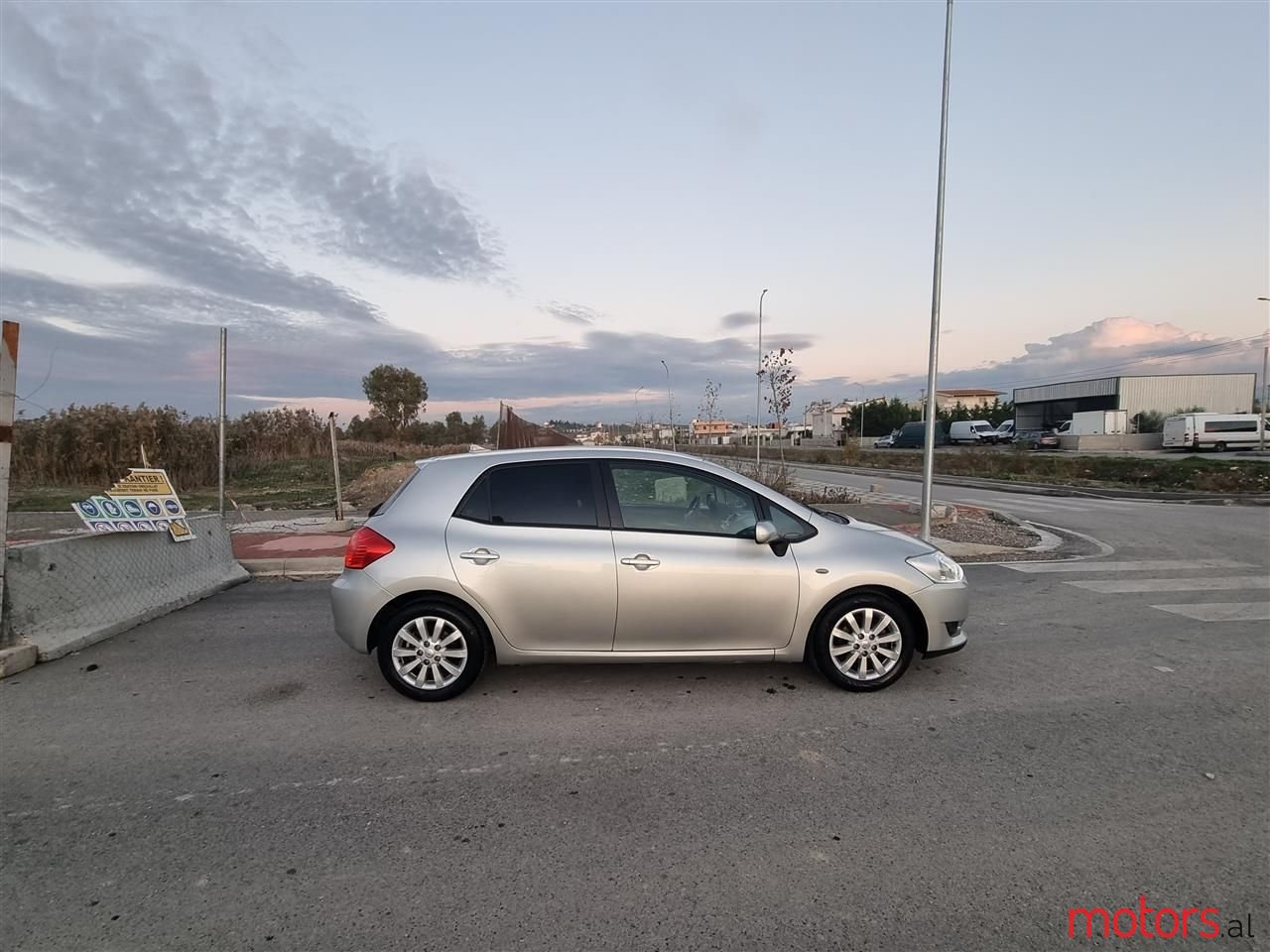 2009' Toyota Auris photo #6