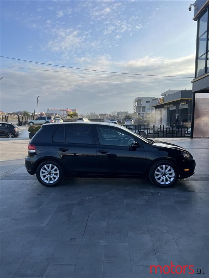 2010' Volkswagen Golf photo #5