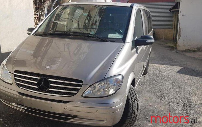 2009' Mercedes-Benz Viano photo #1