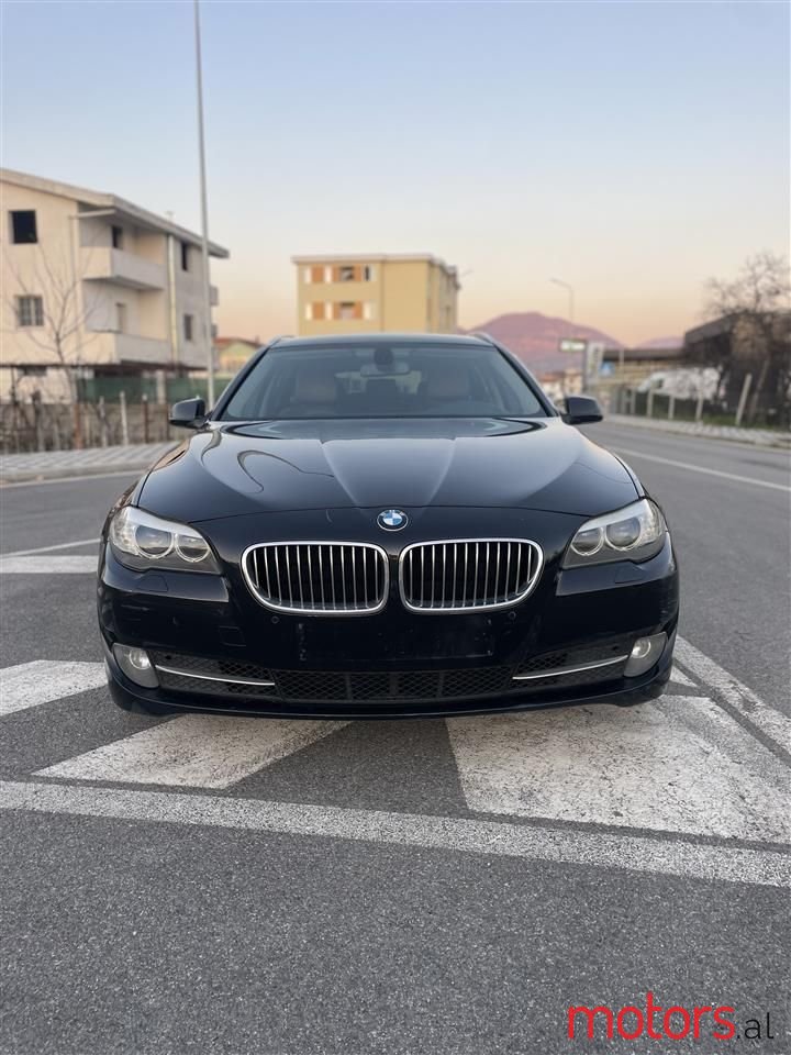 2013' BMW 525 photo #1