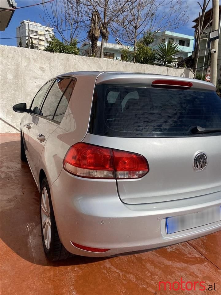 2009' Volkswagen Golf photo #4