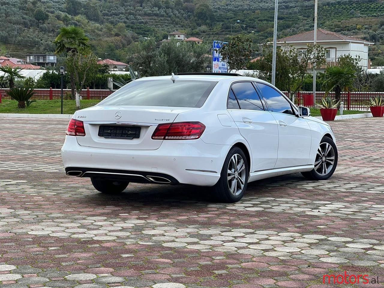 2015' Mercedes-Benz E 250 photo #4