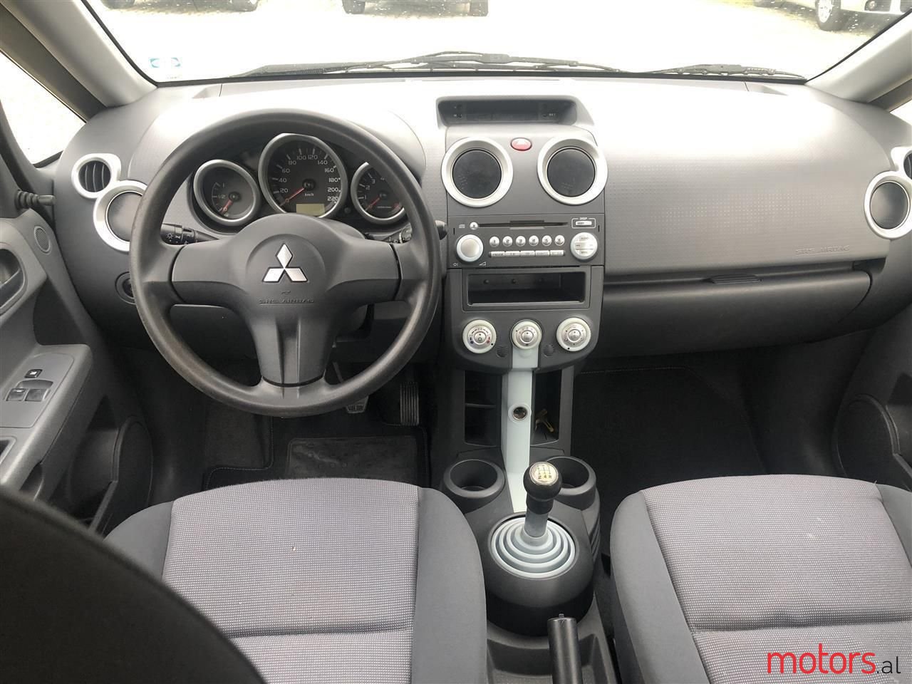 2007' Mitsubishi Colt photo #5