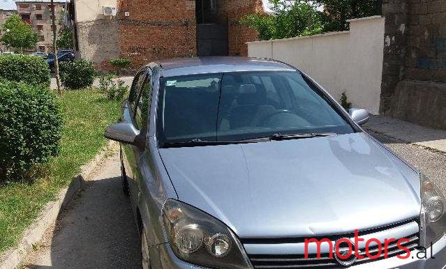 2004' Opel Astra photo #1