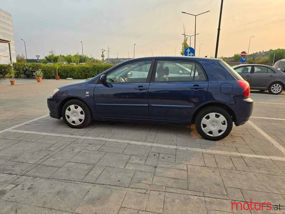 2004' Toyota Corolla photo #2