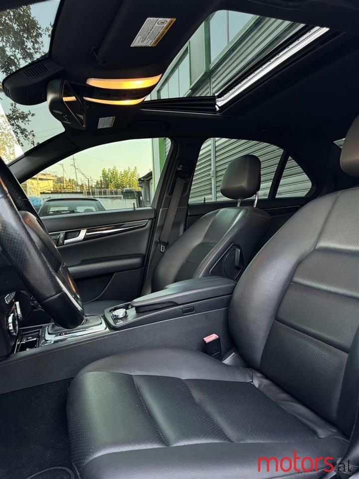 2012' Mercedes-Benz C 300 photo #5