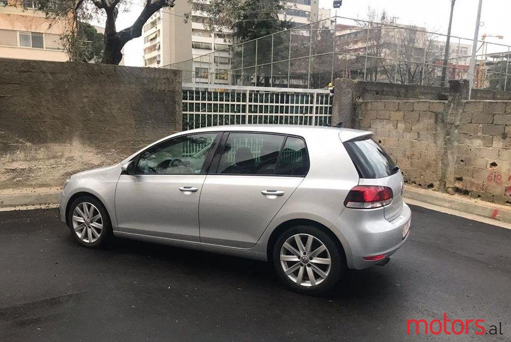 2010' Volkswagen Golf photo #2