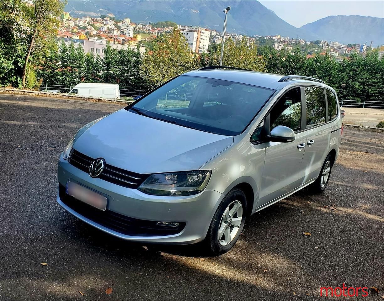 2012' Volkswagen Sharan photo #2