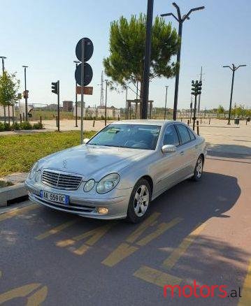 2004' Mercedes-Benz E-Class photo #1