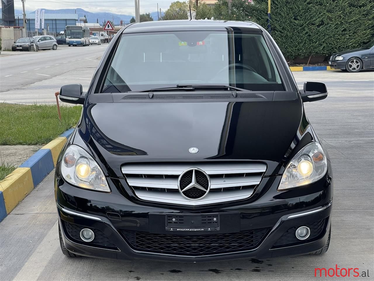 2010' Mercedes-Benz B 200 photo #6