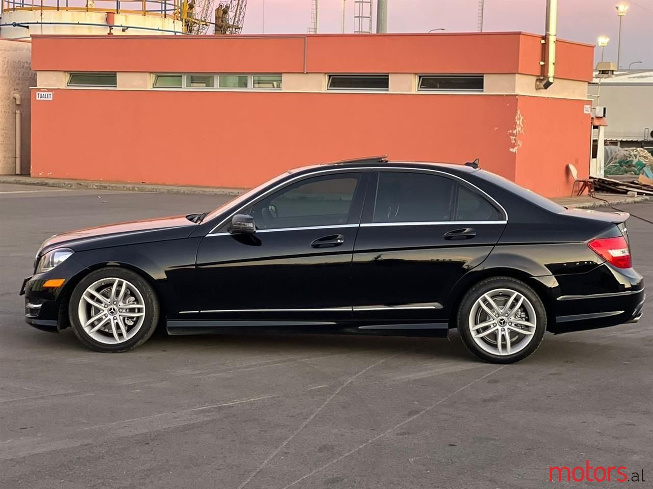 2012' Mercedes-Benz C 300 photo #3