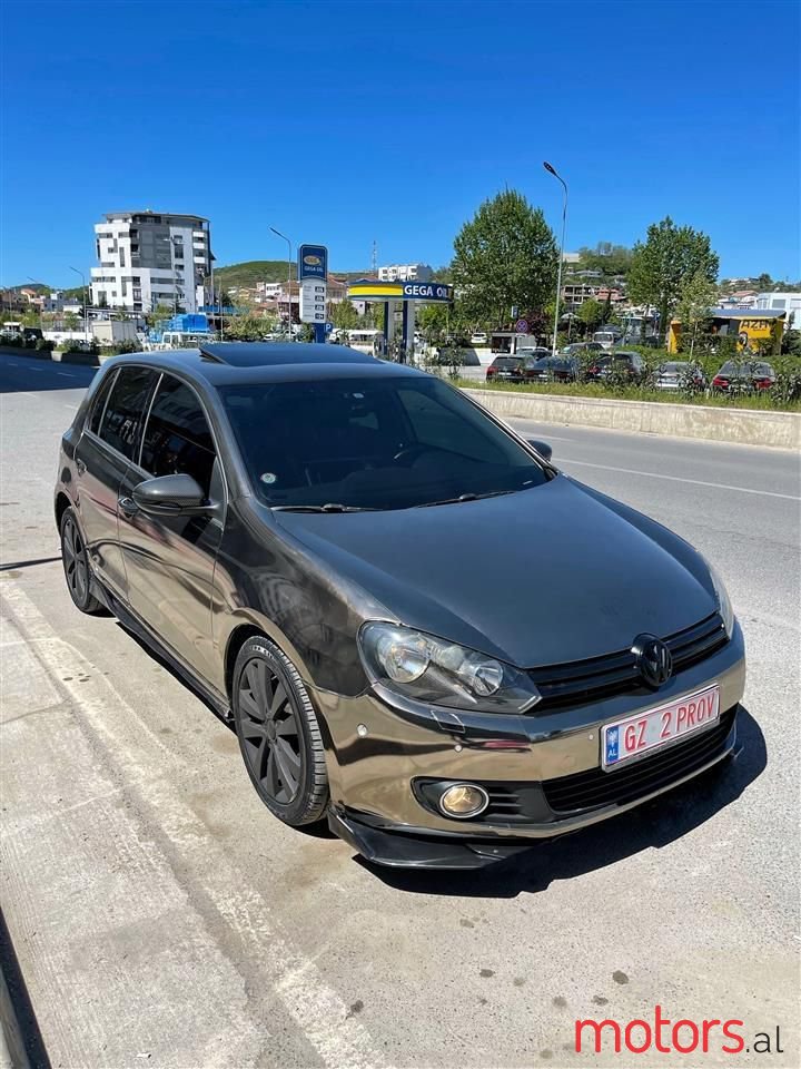 2011' Volkswagen Golf photo #6