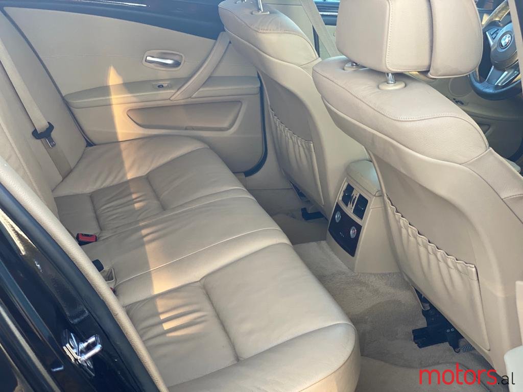 2009' BMW 1 Series 5 Door photo #7