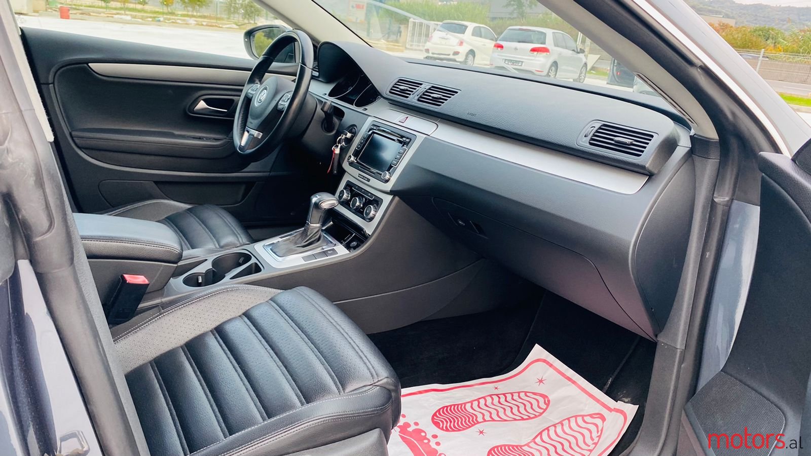 2011' Volkswagen Passat CC photo #5