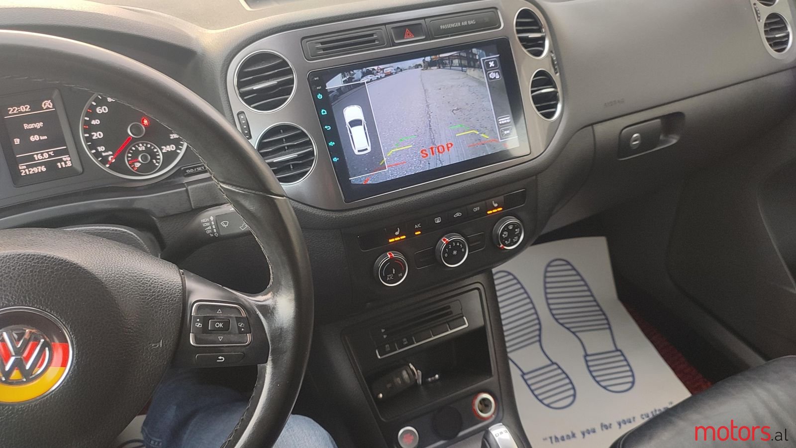 2015' Volkswagen Tiguan photo #2