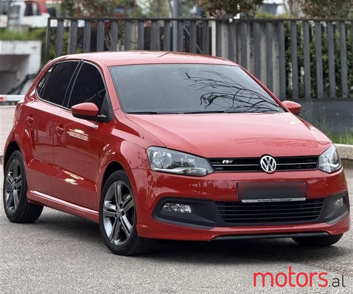2014' Volkswagen Polo photo #5