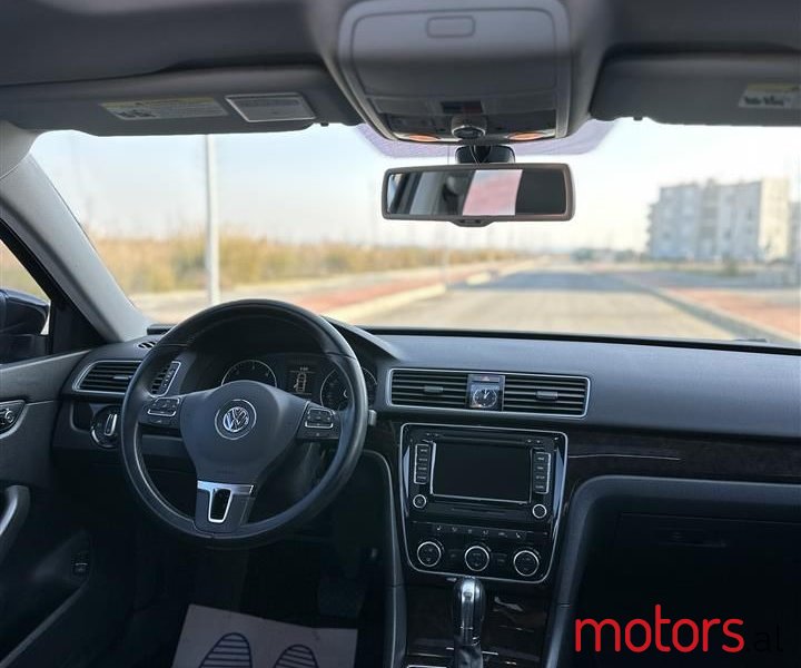 2014' Volkswagen Passat photo #5