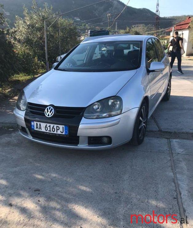 2005' Volkswagen Golf photo #2