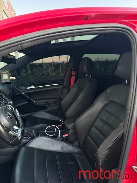 2015' Volkswagen Golf photo #5