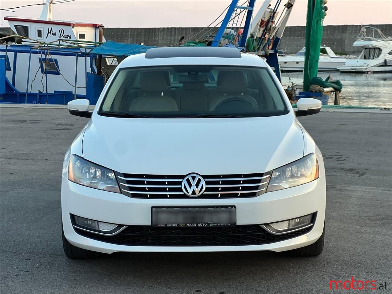 2013' Volkswagen Passat photo #1