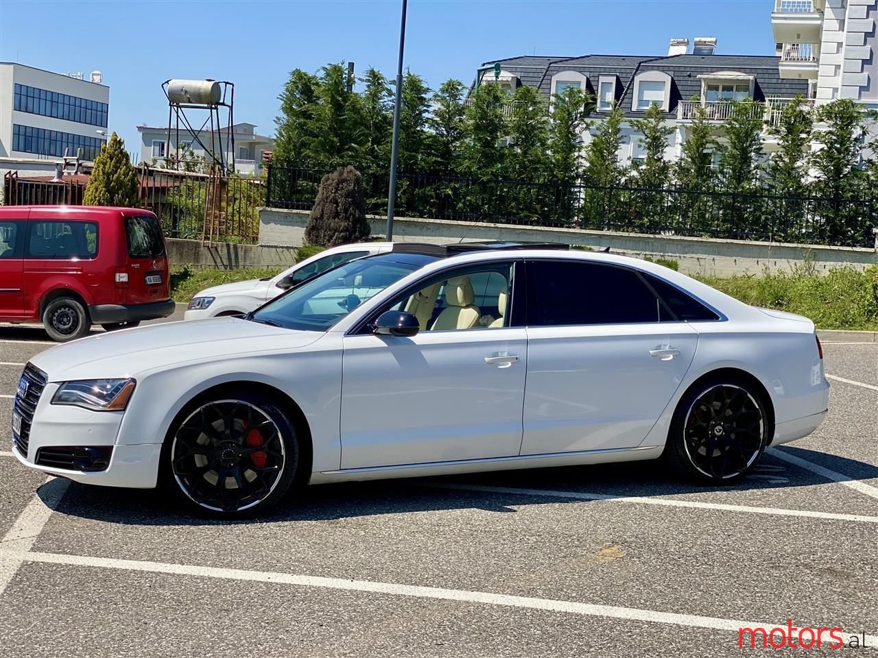 2011' Audi A8 photo #2